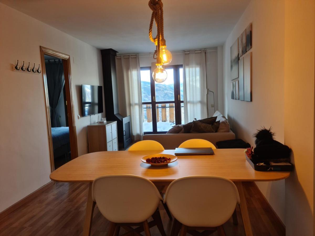 Tuhogarencerler Taquilla Parking En Pistas Appartement Buitenkant foto