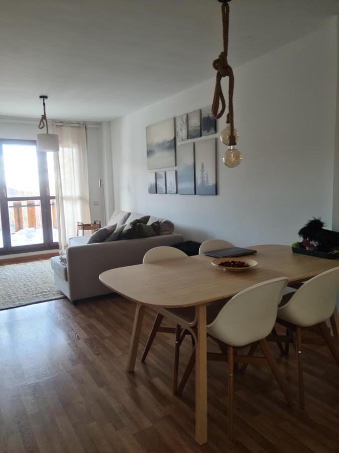 Tuhogarencerler Taquilla Parking En Pistas Appartement Buitenkant foto