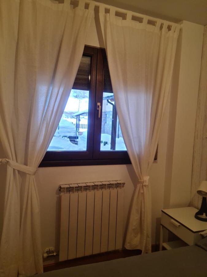 Tuhogarencerler Taquilla Parking En Pistas Appartement Buitenkant foto