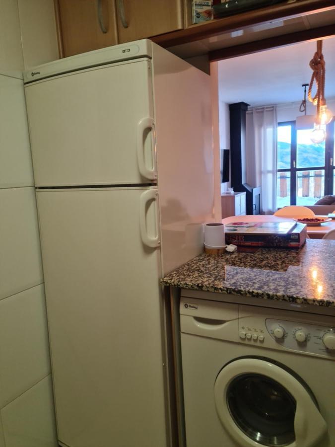 Tuhogarencerler Taquilla Parking En Pistas Appartement Buitenkant foto
