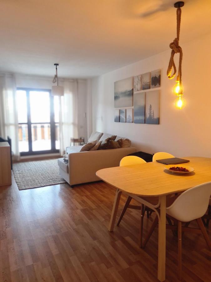 Tuhogarencerler Taquilla Parking En Pistas Appartement Buitenkant foto