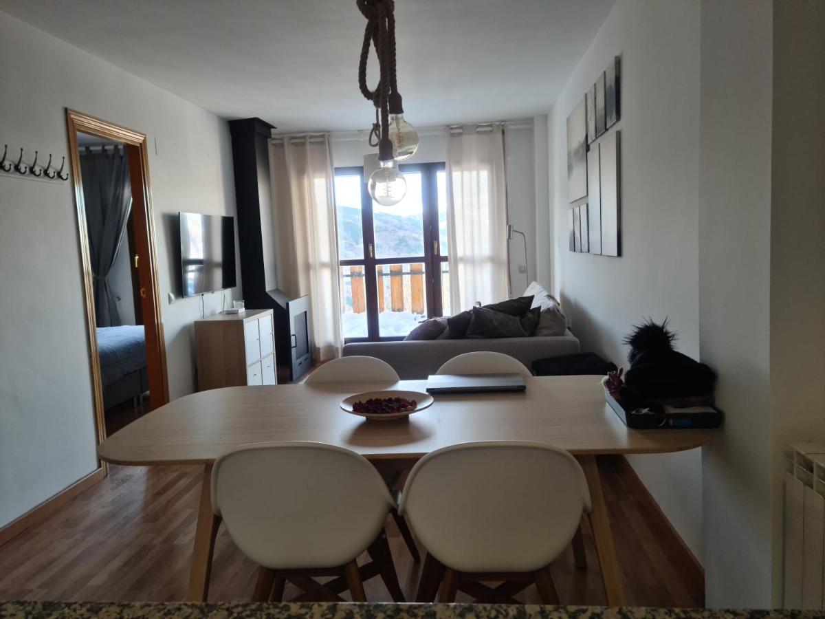 Tuhogarencerler Taquilla Parking En Pistas Appartement Buitenkant foto