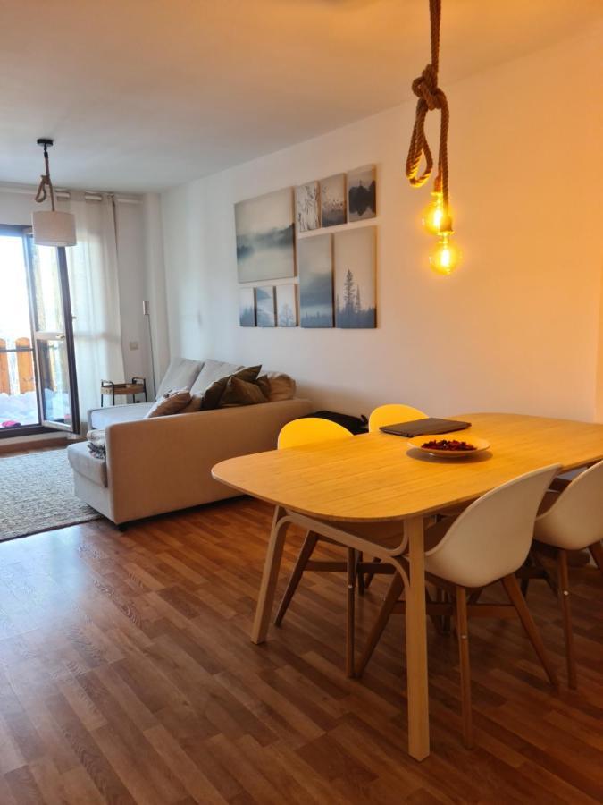 Tuhogarencerler Taquilla Parking En Pistas Appartement Buitenkant foto